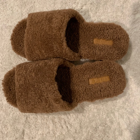 Slippers - Picture 1 of 2